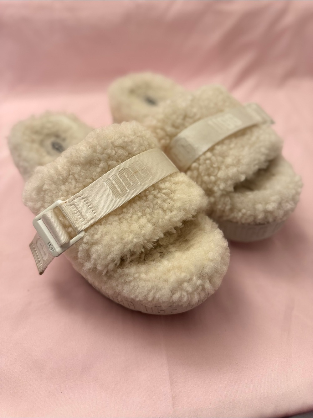 UGG Fluffitta Slides